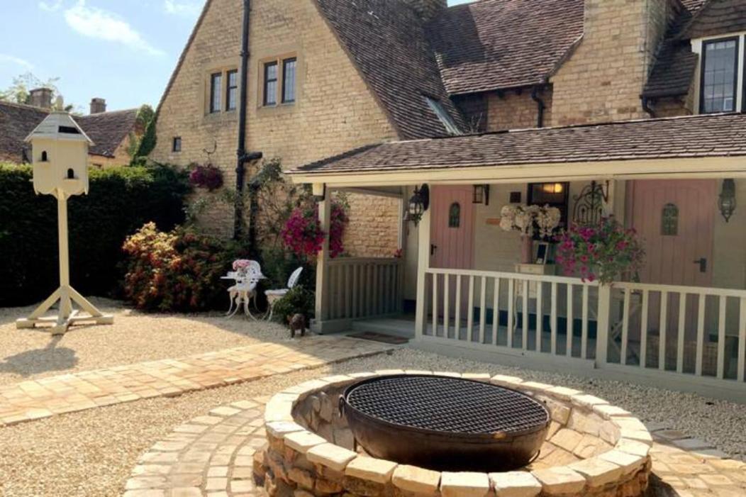 Piglet Lodge Pebworth ภายนอก รูปภาพ